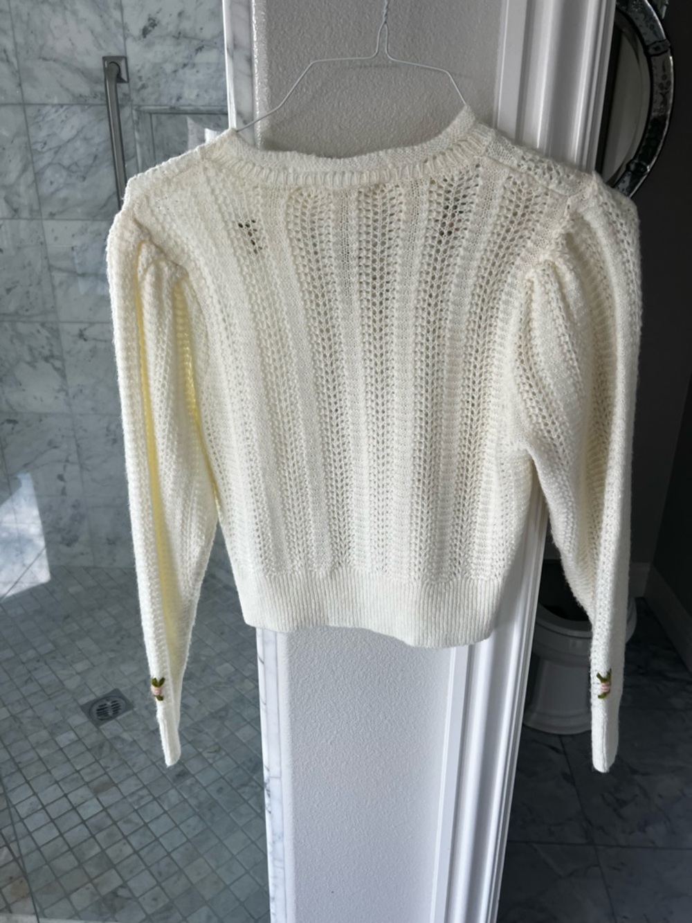 Women’s Small Astr Wool Cream Colored Floral Cropped Sweater - Picture 12 of 15